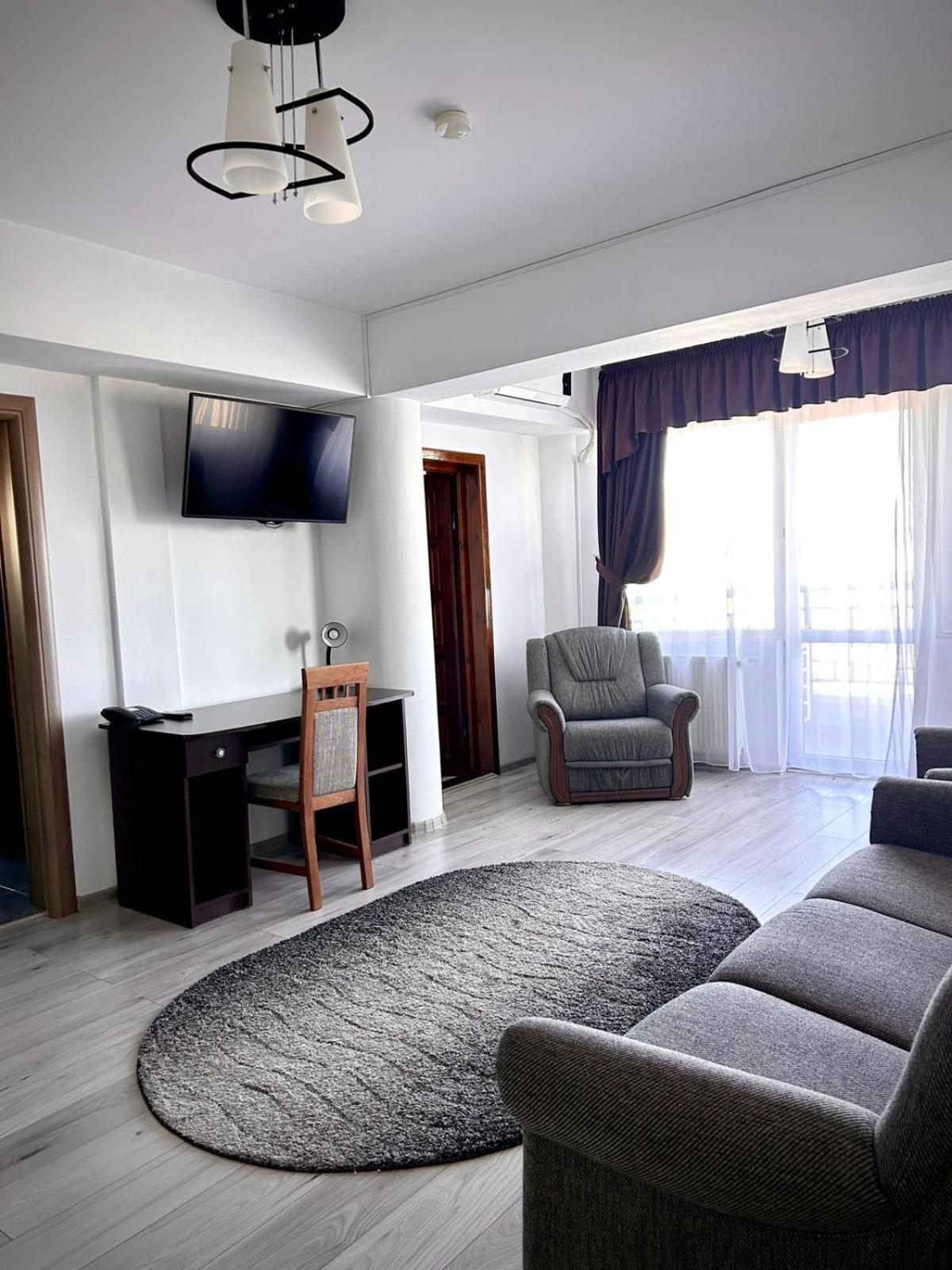 Hotel Levisticum Bacău Exteriör bild
